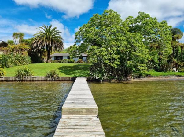 Lake Haven - On The Lakefront Hamurana Exterior photo